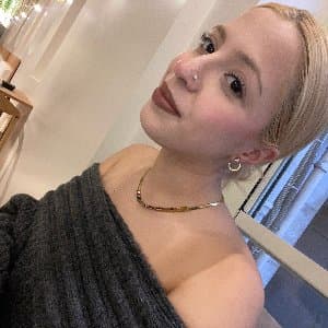 Defne T. profil fotoğrafı