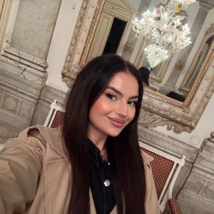 Ebrar İ. profil fotoğrafı