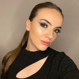 Ece S. profil fotoğrafı