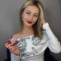 Elanur E. profil fotoğrafı