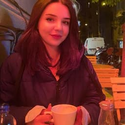 Elif E. profil fotoğrafı