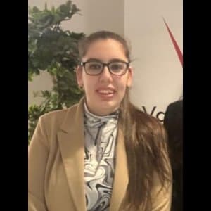 Elif Ö. profil fotoğrafı