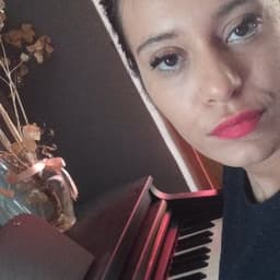 Emine B. profil fotoğrafı