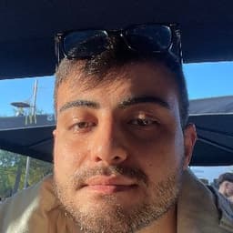 Emirhan Y. profil fotoğrafı