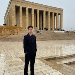 Emre Y. profil fotoğrafı
