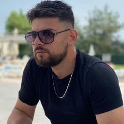 Enes Y. profil fotoğrafı