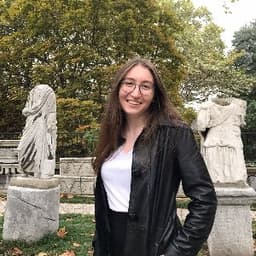 İrem A. profil fotoğrafı