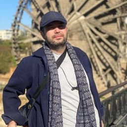 Latif B. profil fotoğrafı