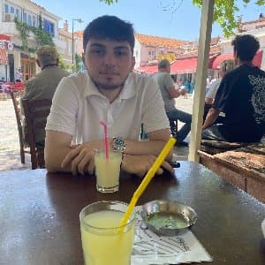 Melih K. profil fotoğrafı