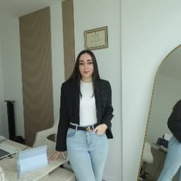 Mirella M. profil fotoğrafı