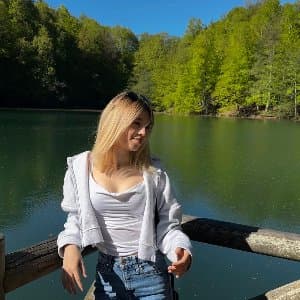 Nisa İ. profil fotoğrafı