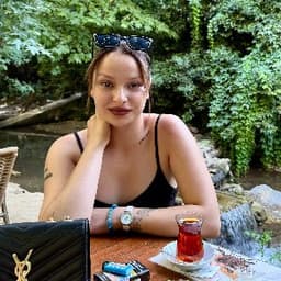 Nur G. profil fotoğrafı