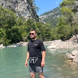 Öcal B. profil fotoğrafı
