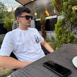 Ömer Ü. profil fotoğrafı