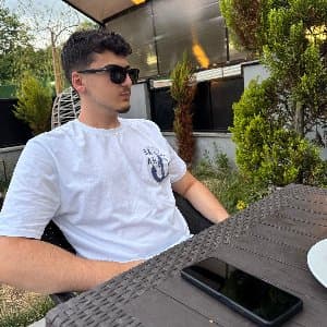 Ömer Ü. profil fotoğrafı