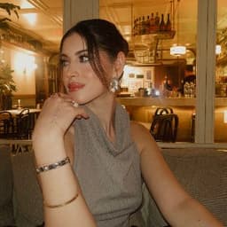 Özge A. profil fotoğrafı