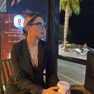 Özge U. profil fotoğrafı