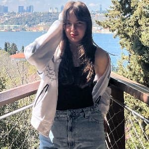 Özge Y. profil fotoğrafı