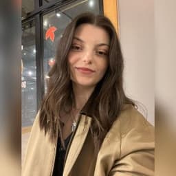 Özge Y. profil fotoğrafı