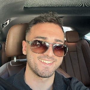 Özgür Y. profil fotoğrafı