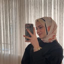 Yağmur İ. profil fotoğrafı