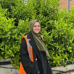 Zeynep İ. profil fotoğrafı