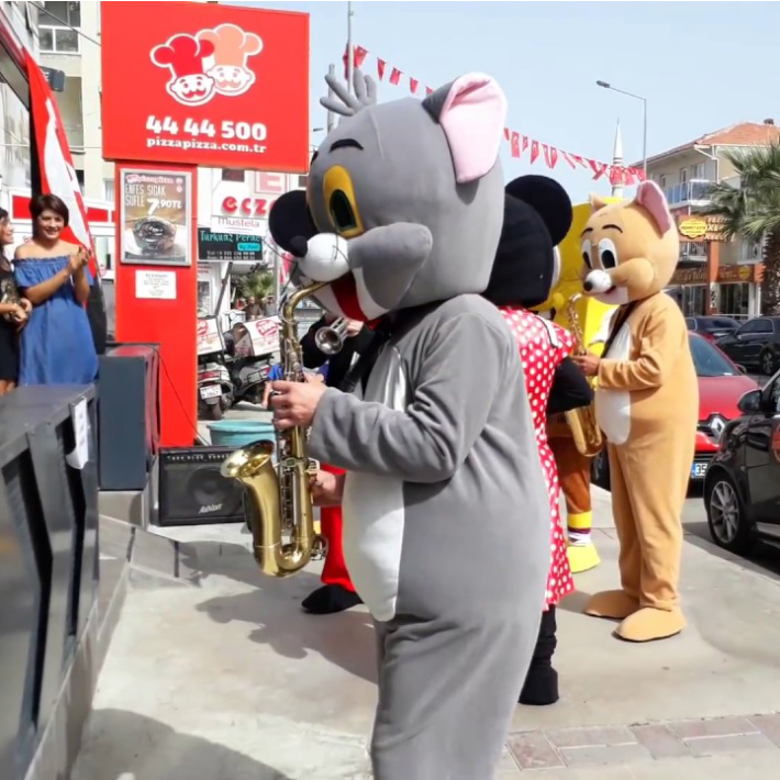 AVM ve Açılış Bandosu