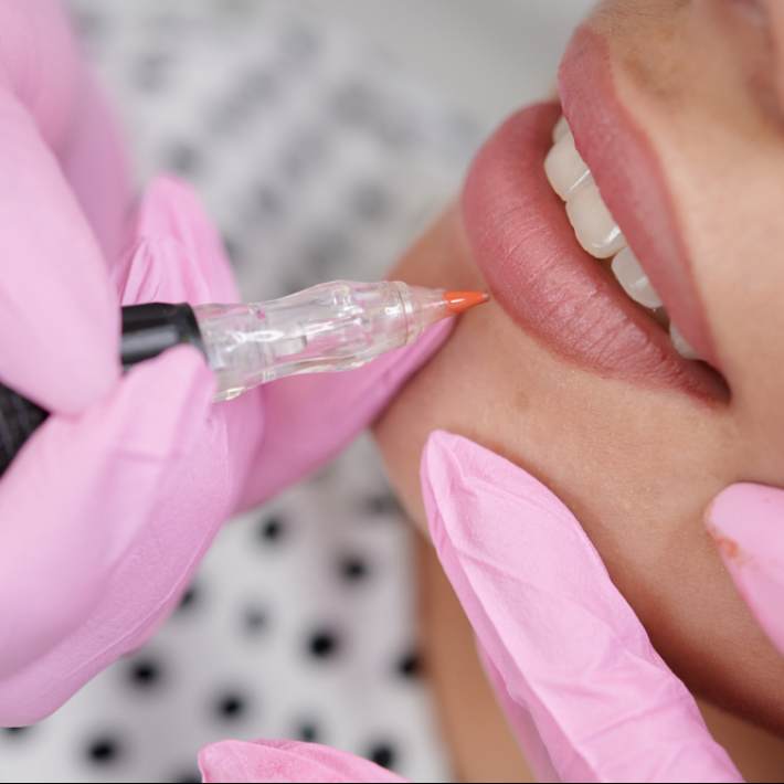 Kalıcı Dudak Renklendirme