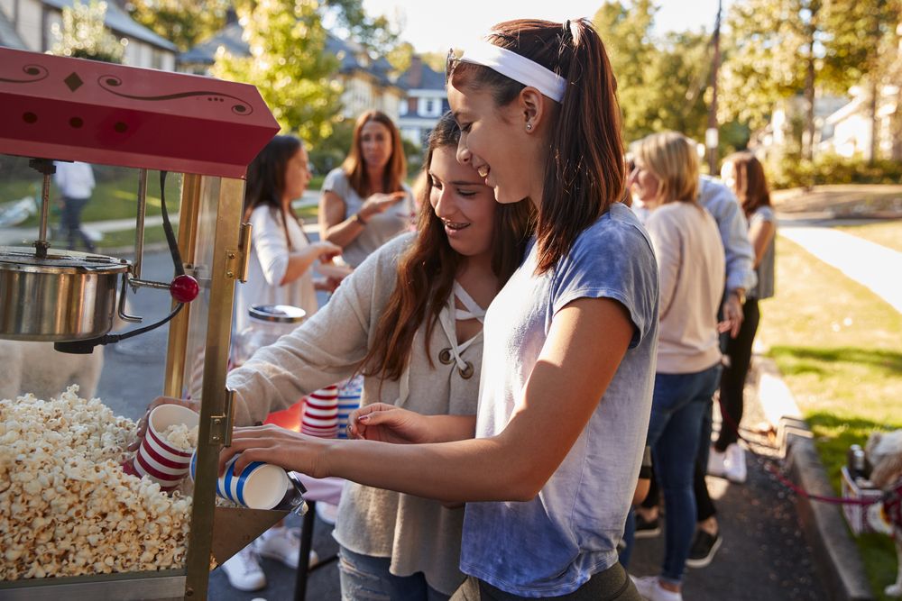 Popcorn Arabası (Patlamış Mısır Makinesi) Popcorn Arabası (Patlamış Mısır Makinesi)