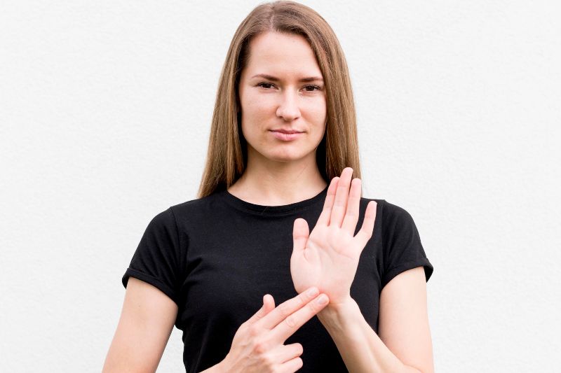 Beden Dili Eğitmeni