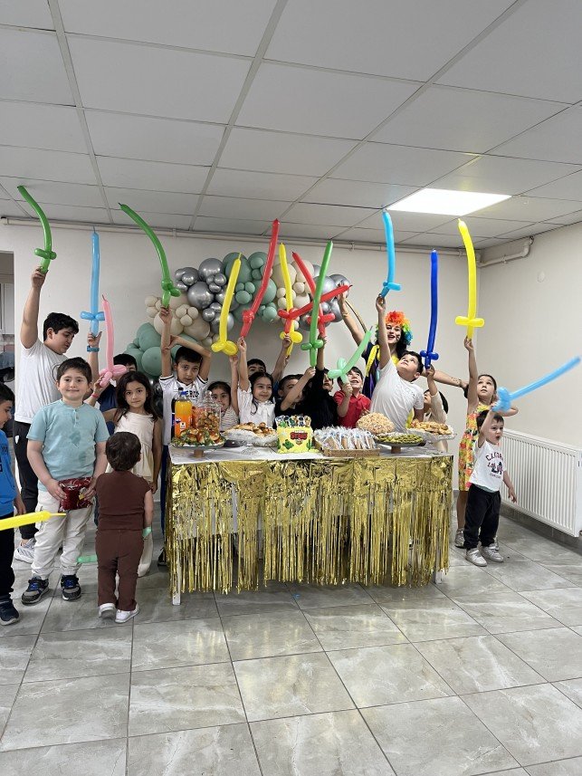 8.Cüce Organizasyon 