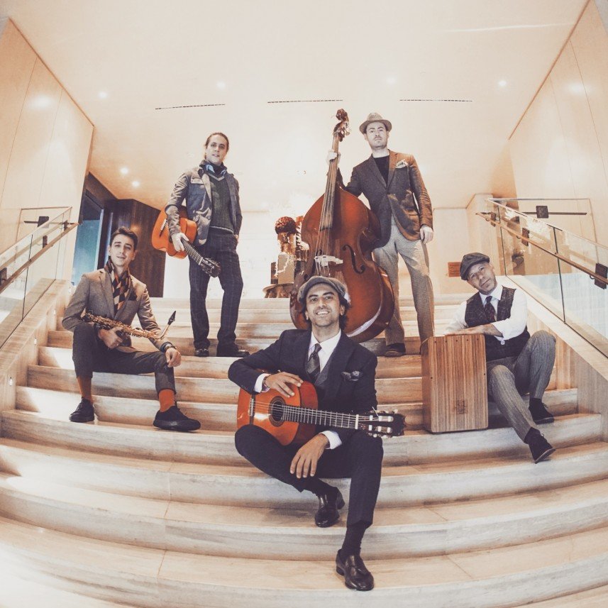 Alev  Azyok Menajerlik