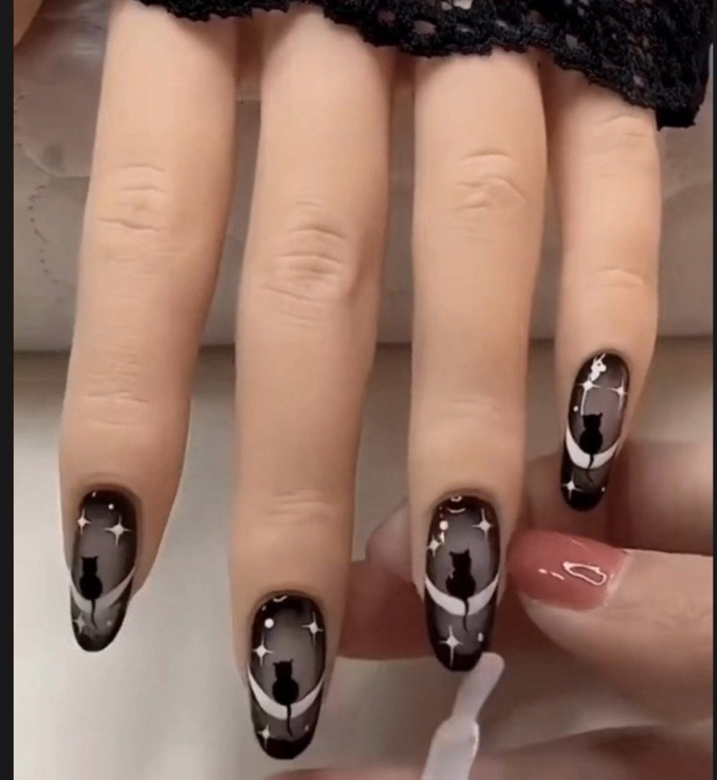 Ay Mystic Glow Nailart