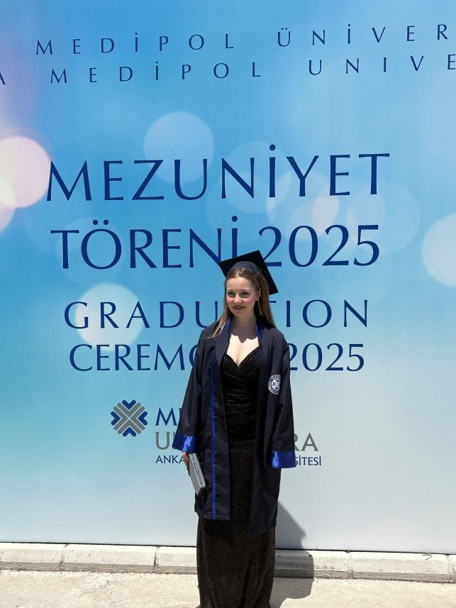 Psikolog Bensu Ballıoğlu