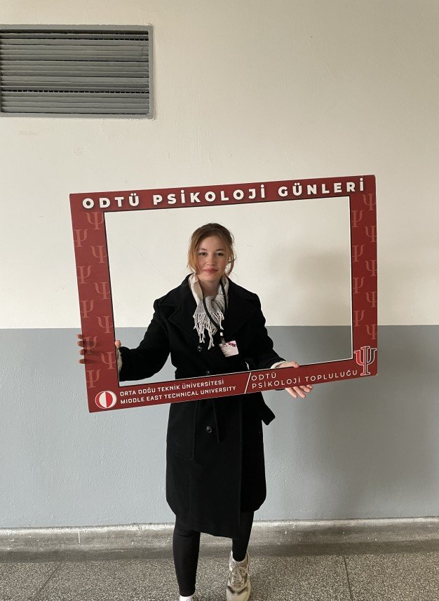 Psikolog Bensu Ballıoğlu