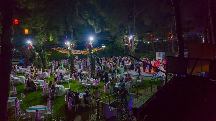 Bosna Kahvecisi Kır Düğünü