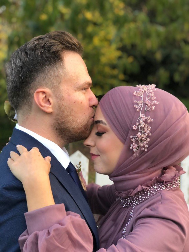 Büşra Yeşilçiçek 