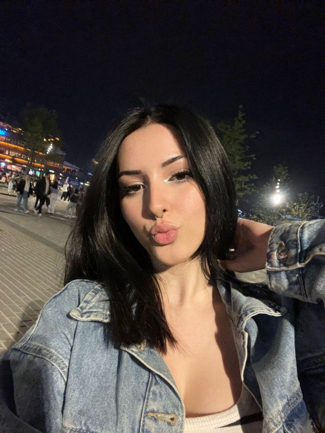 Ceren Özay