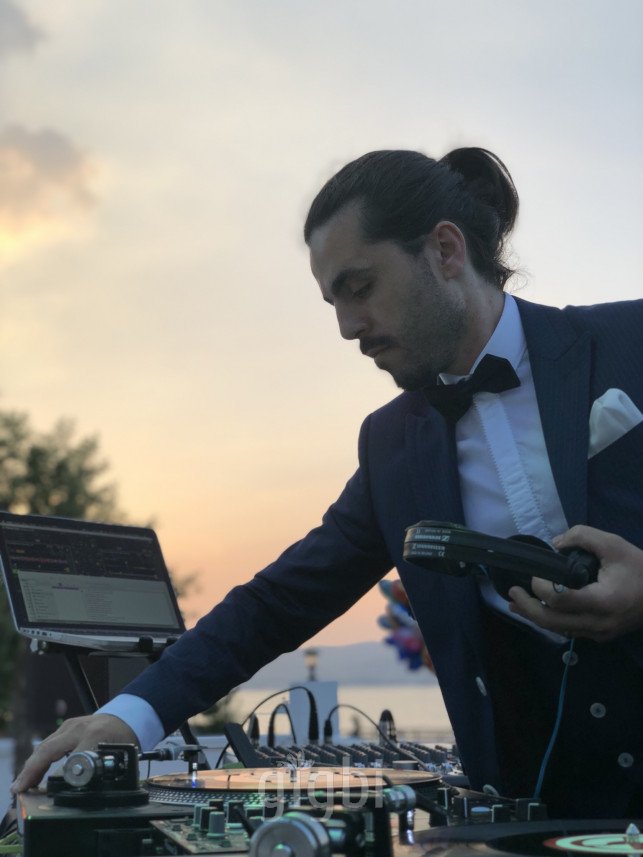 Dj Uğur B.