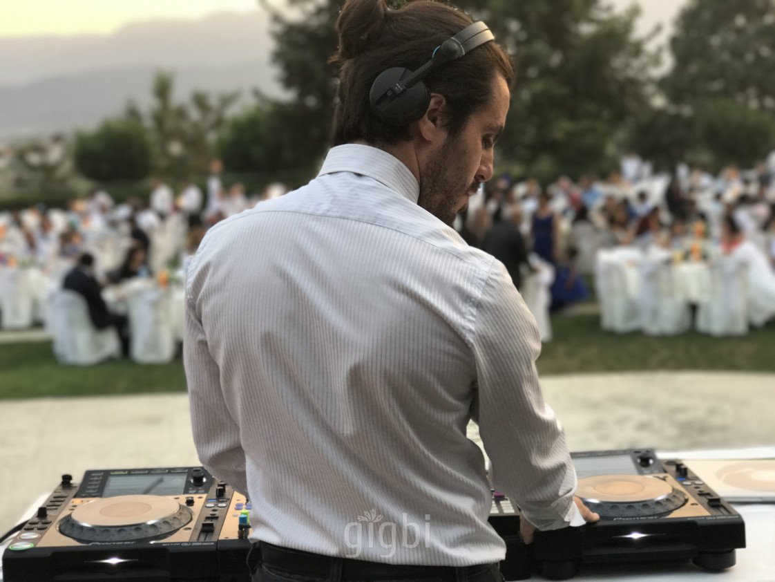 Dj Uğur B.