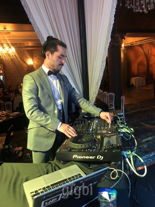 Dj Uğur B.
