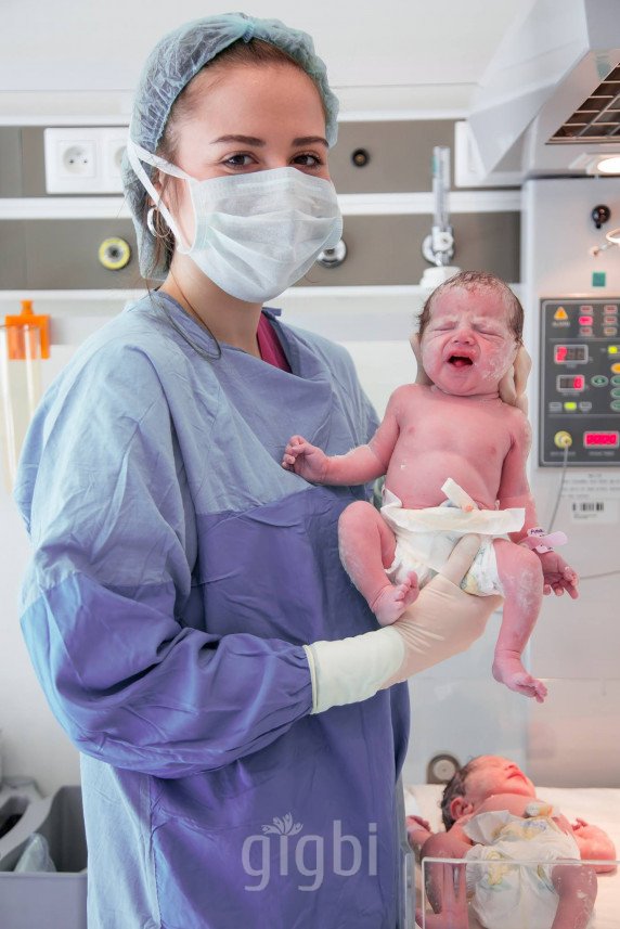 Doğdum Ben! Başak Çebi