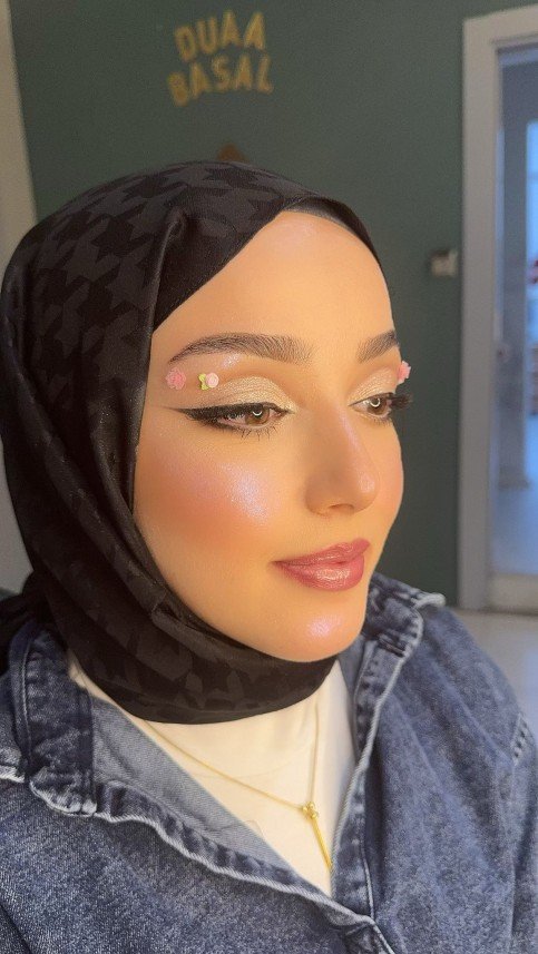 Dua Basal Makeup Artist