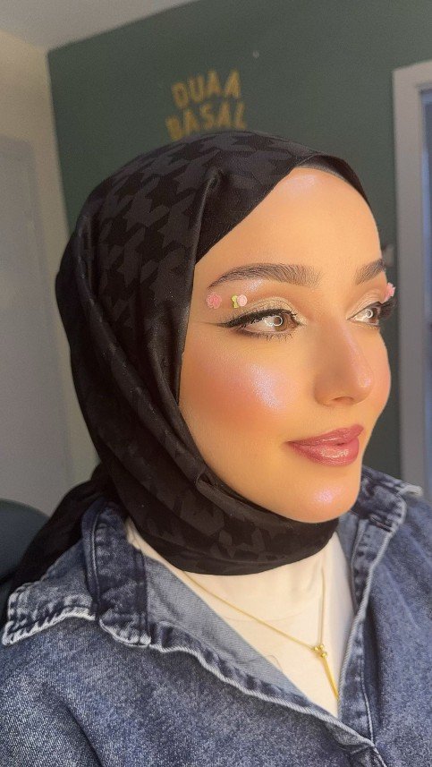 Dua Basal Makeup Artist