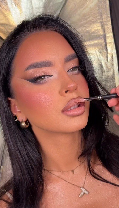 Dua Basal Makeup Artist