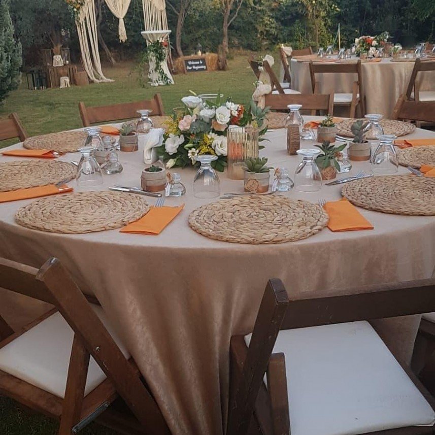 Elan 35 Catering & Event