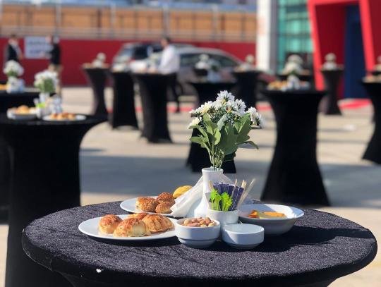 Elan 35 Catering & Event