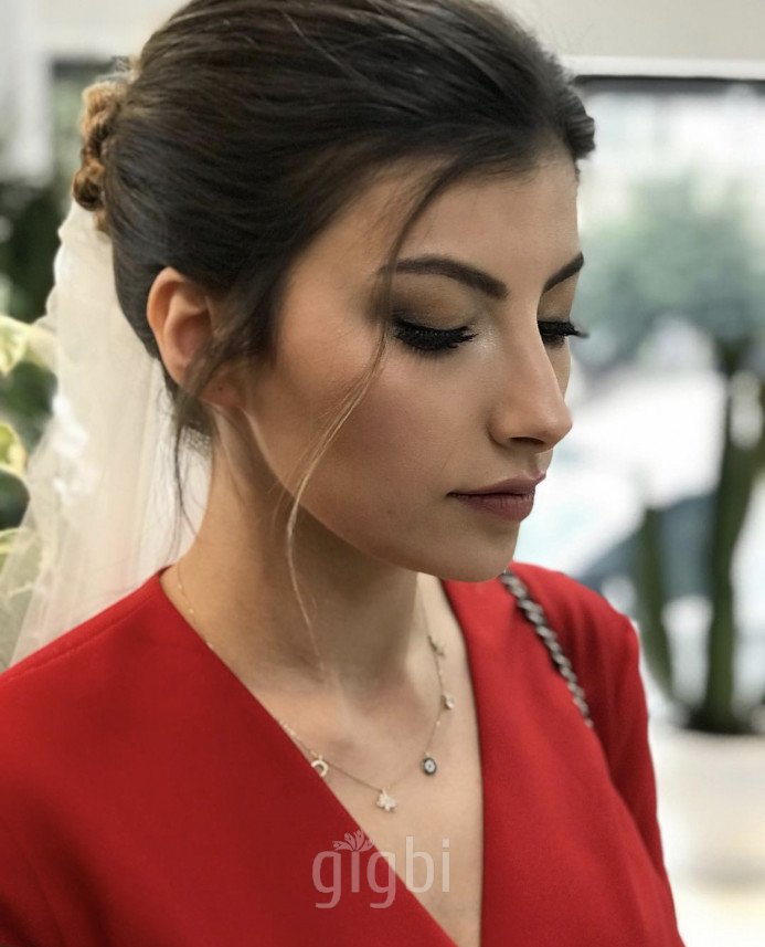 Elif Dede Makeup