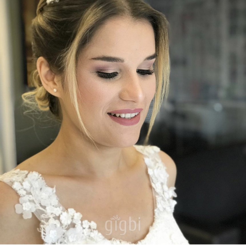 Elif Dede Makeup