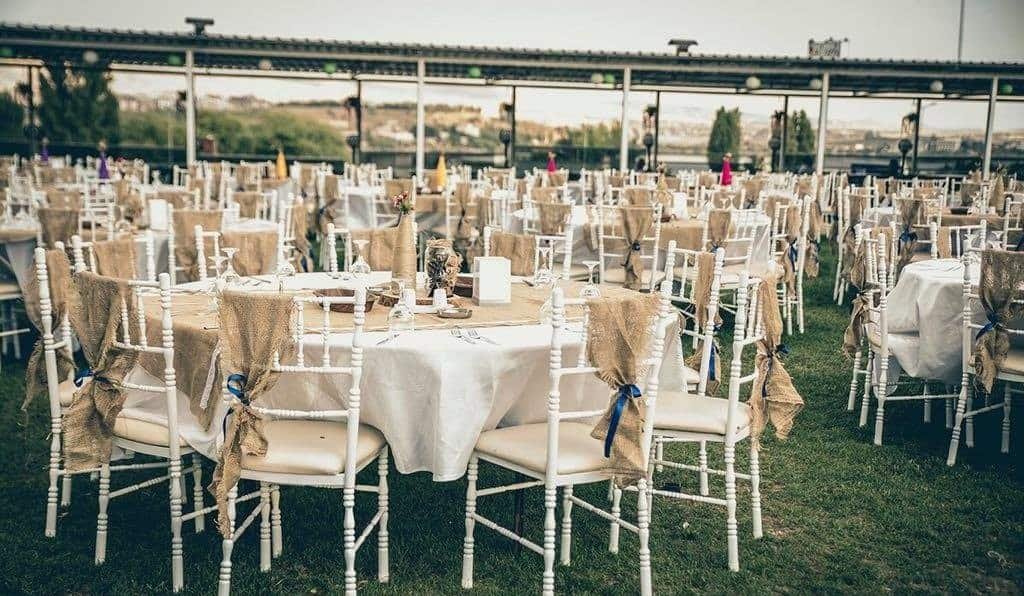 Göl Seyir İncek Kır Bahçesi